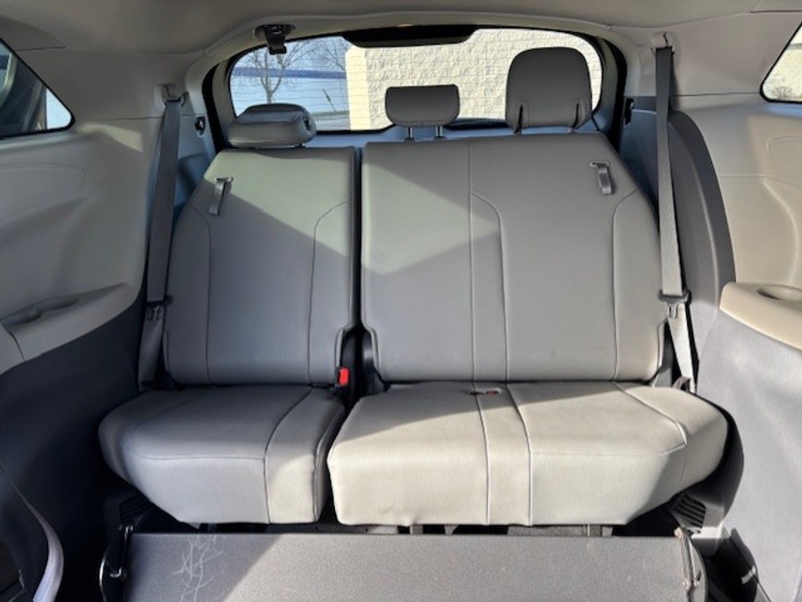 Used 2021 Toyota Sienna Hybrid XLE - BraunAbility Side Entry Entry Fold Out Automatic Ramp