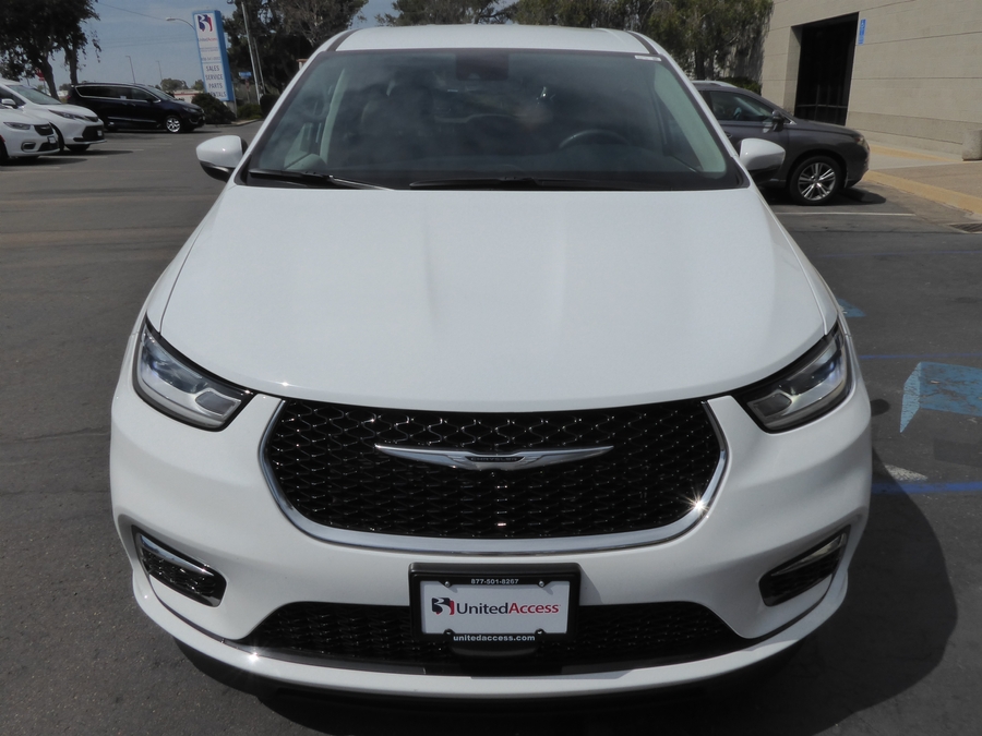 Used 2023 Chrysler Pacifica Touring L - BraunAbility Side Entry Fold Out Automatic Ramp