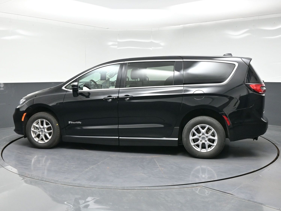 Used 2024 Chrysler Pacifica Touring L - BraunAbility Side Entry Fold Out Manual Ramp