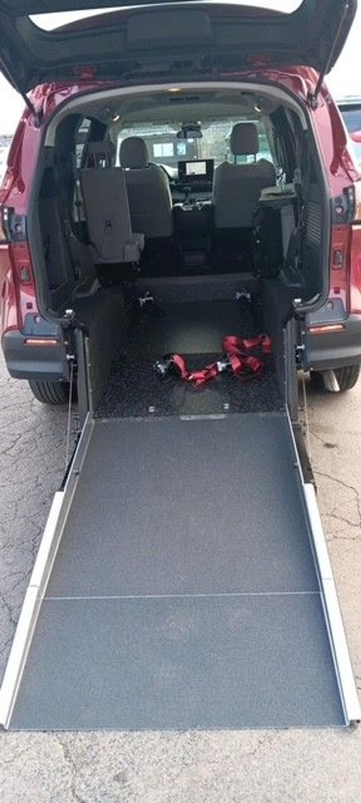 Red Toyota Sienna image number 9