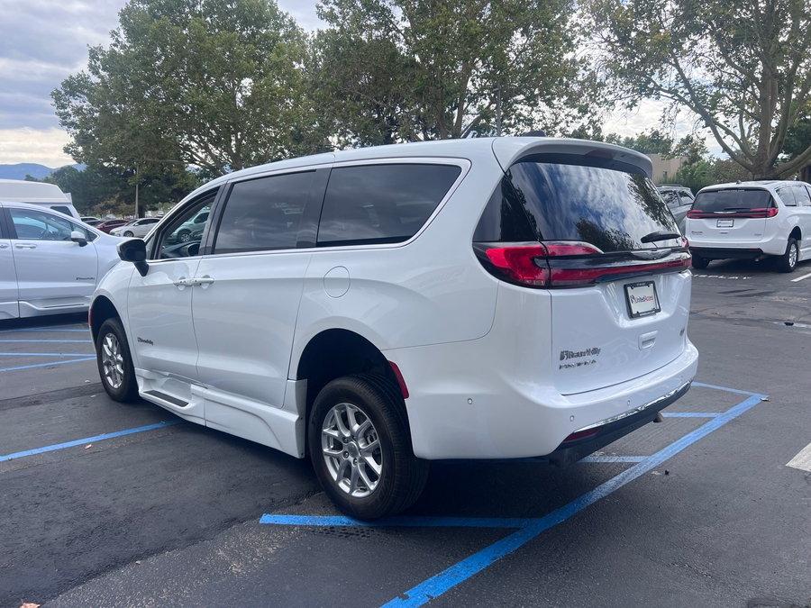 Used 2023 Chrysler Pacifica Touring L - BraunAbility Side Entry Fold Out Automatic Ramp
