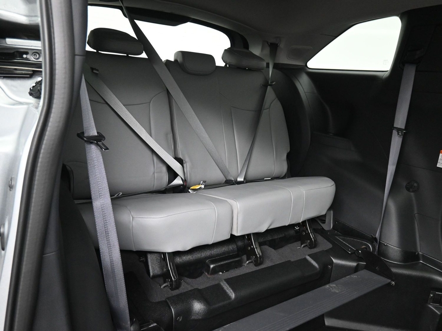 New 2025 Toyota Sienna Hybrid XLE Plus - BraunAbility Side Entry Entry In Floor Automatic Ramp
