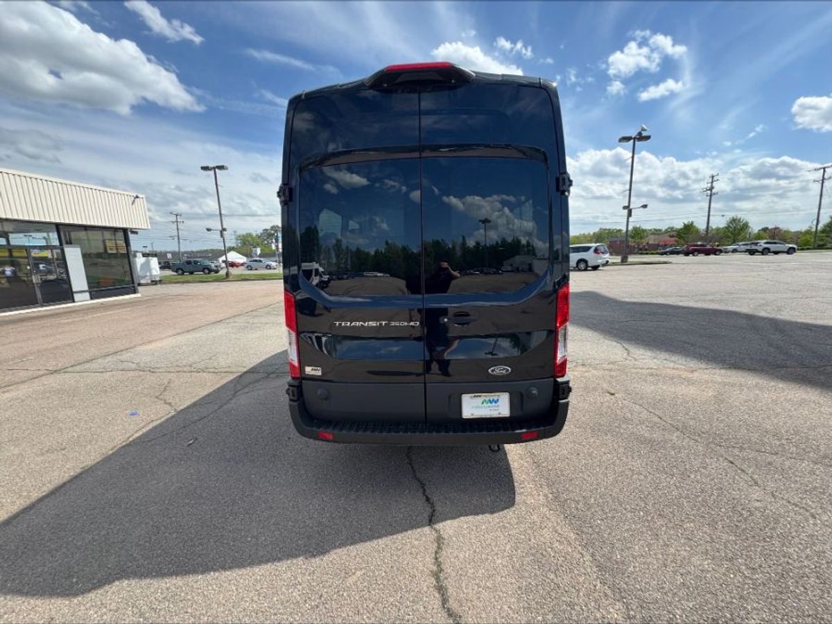 Black Ford Transit image number 6