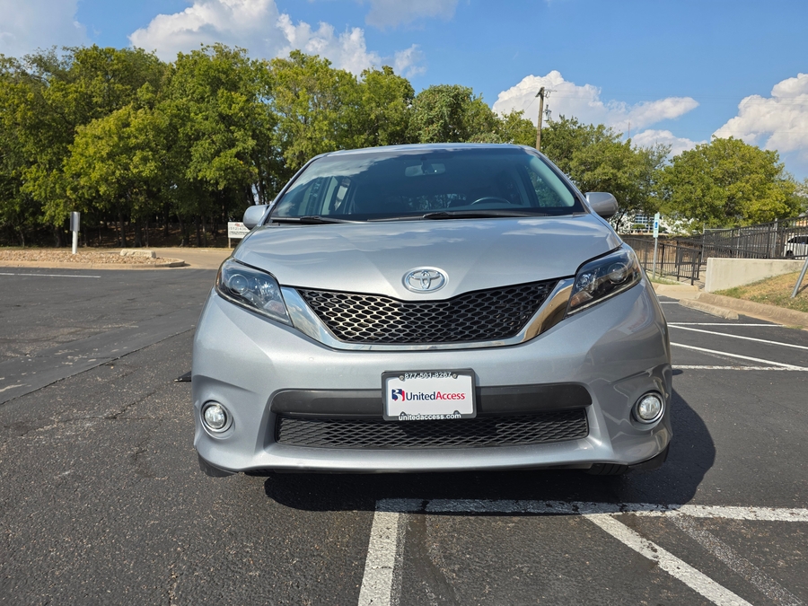 Used 2015 Toyota Sienna SE - VMI Side Entry Entry In Floor Automatic Ramp