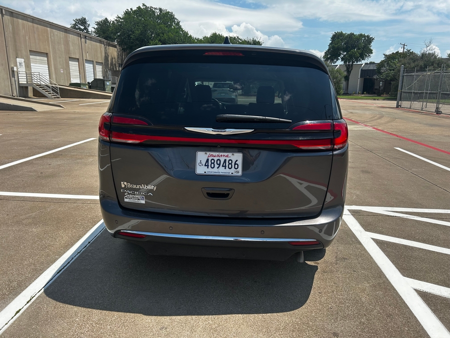 Used 2023 Chrysler Pacifica Touring L - BraunAbility Side Entry Fold Out Automatic Ramp