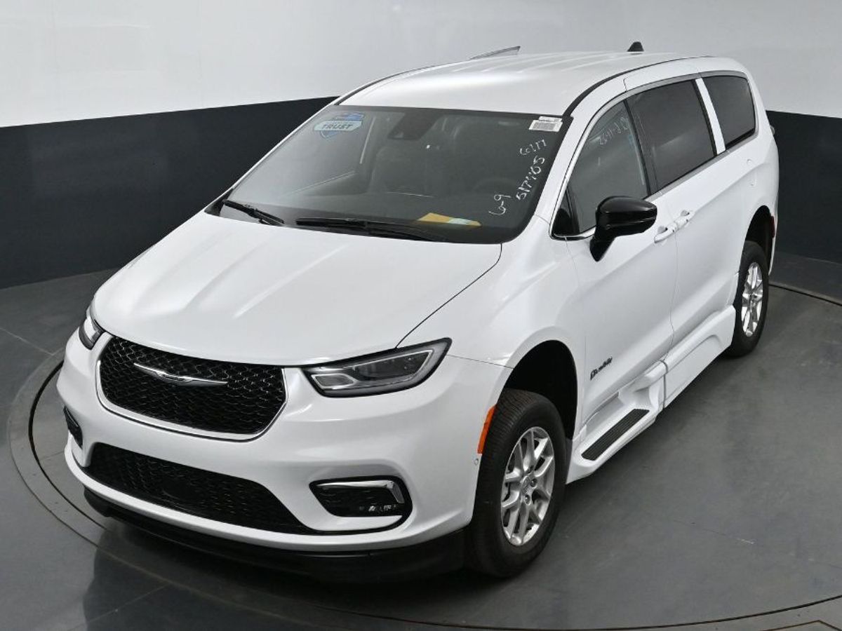 2025 CHRYSLER PACIFICA - Image 15