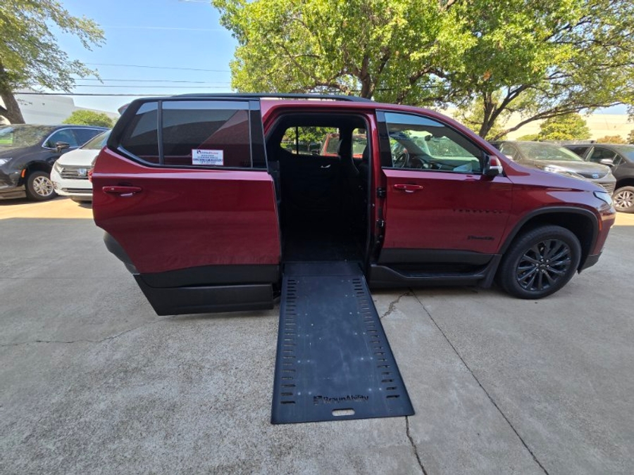 Used 2022 Chevrolet Traverse RS - BraunAbility Side Entry In Floor Automatic Ramp