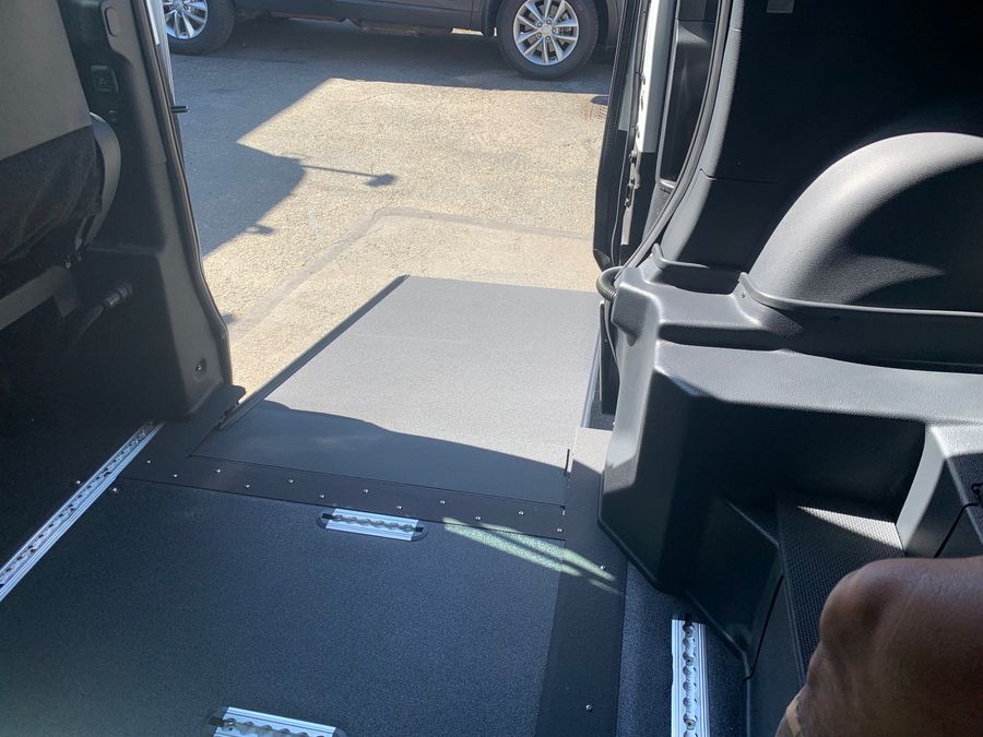 New 2025 Toyota Sienna Hybrid XLE Plus - VMI Side Entry Entry In Floor Automatic Ramp