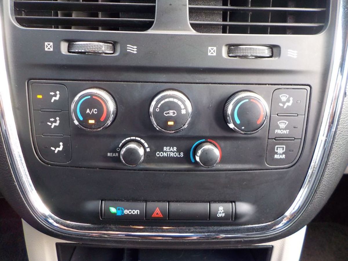 Grey Dodge Grand Caravan image number 13