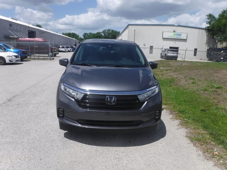 Grey Honda Odyssey image number 2