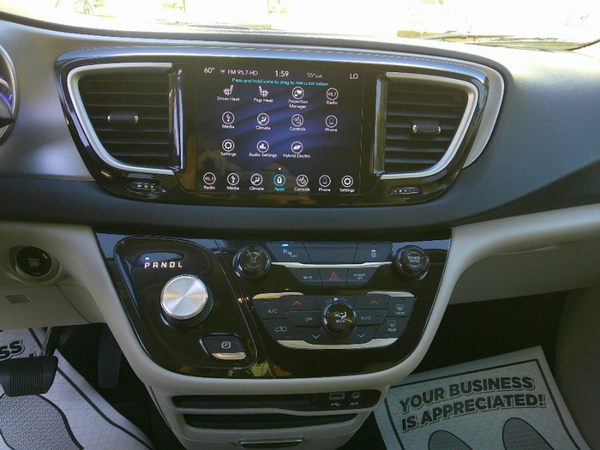 2018 CHRYSLER PACIFICA - Image 13