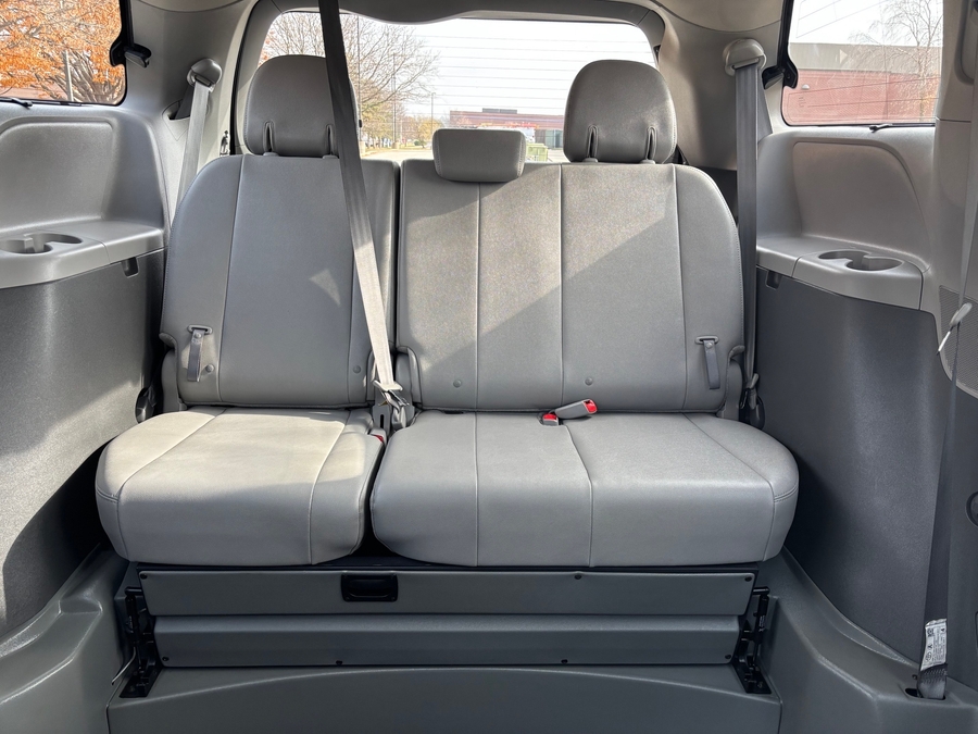 Used 2017 Toyota Sienna XLE Base - BraunAbility Side Entry Entry Fold Out Automatic Ramp