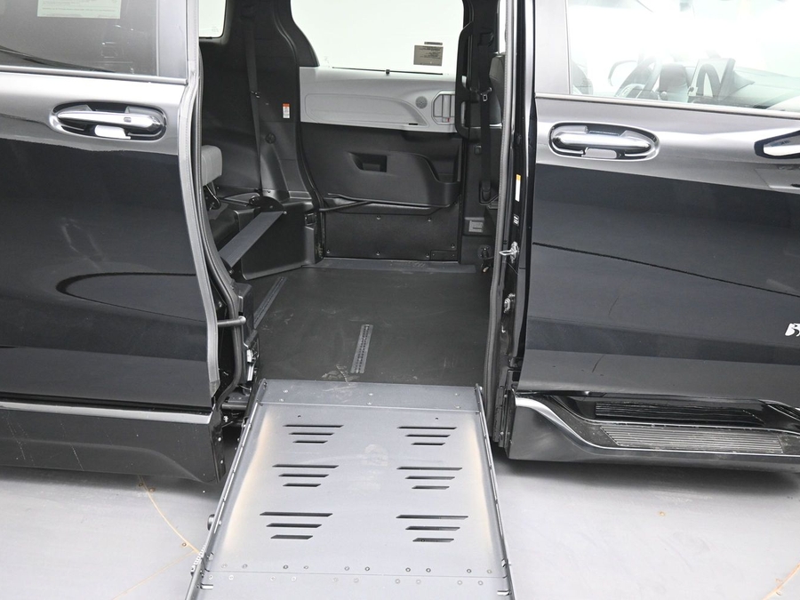 Black Toyota Sienna image number 10