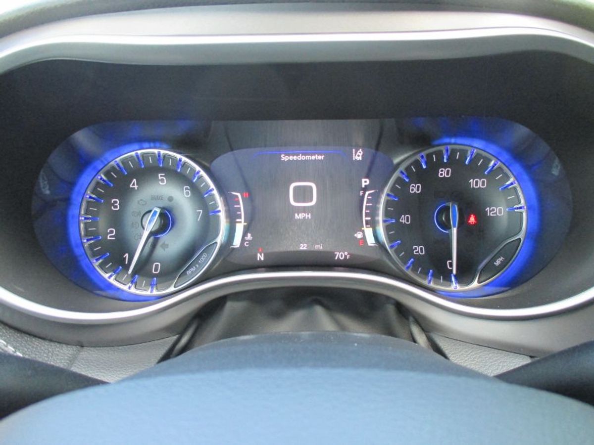 Grey Chrysler Pacifica image number 16