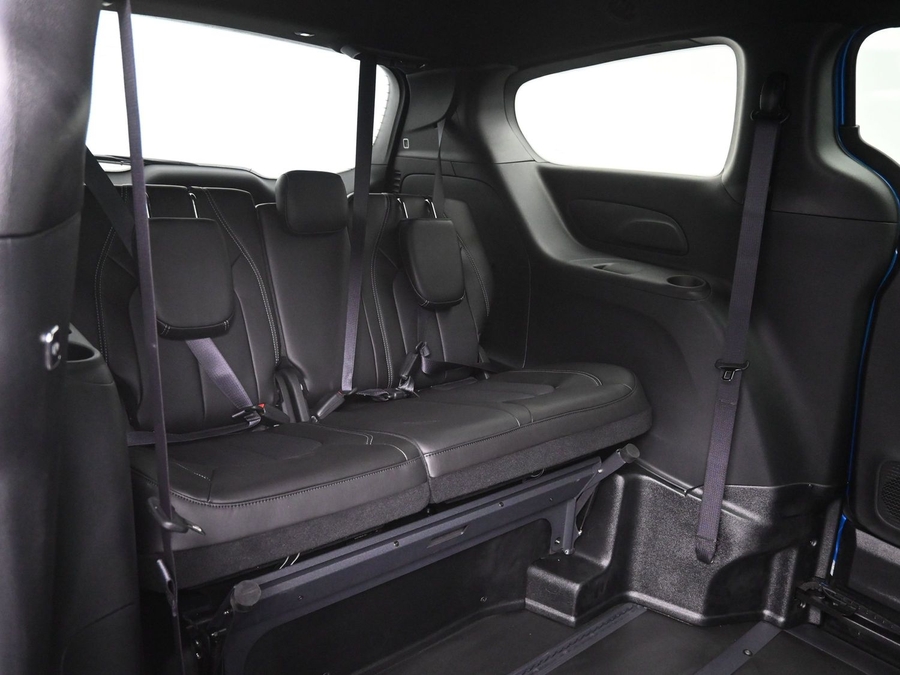 New 2026 Chrysler Pacifica Select Safety - BraunAbility Side Entry Entry In Floor Automatic Ramp