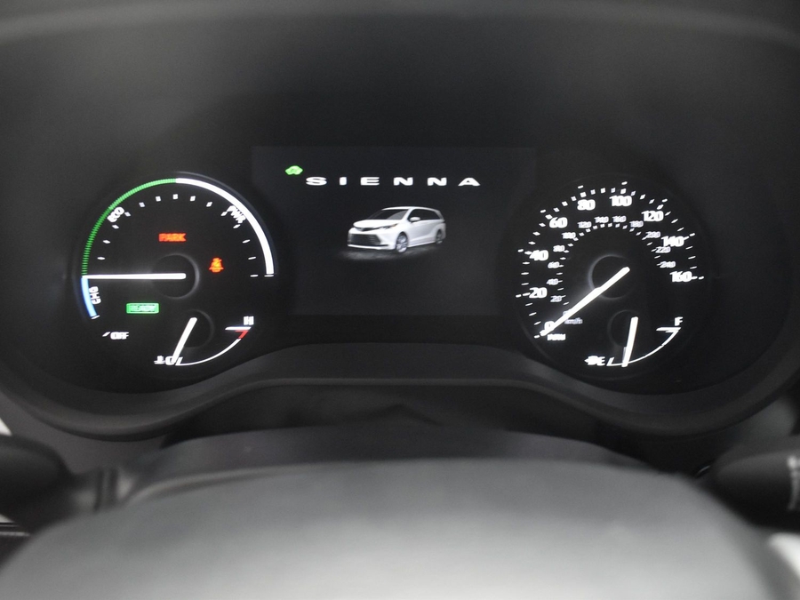 New 2025 Toyota Sienna Hybrid XLE Base - BraunAbility Side Entry Entry Fold Out Automatic Ramp