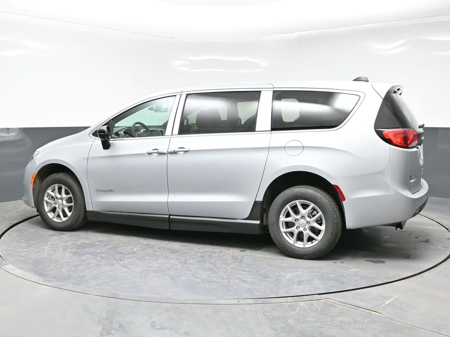 New 2026 Chrysler Voyager LX - BraunAbility Side Entry Entry Fold Out Manual Ramp