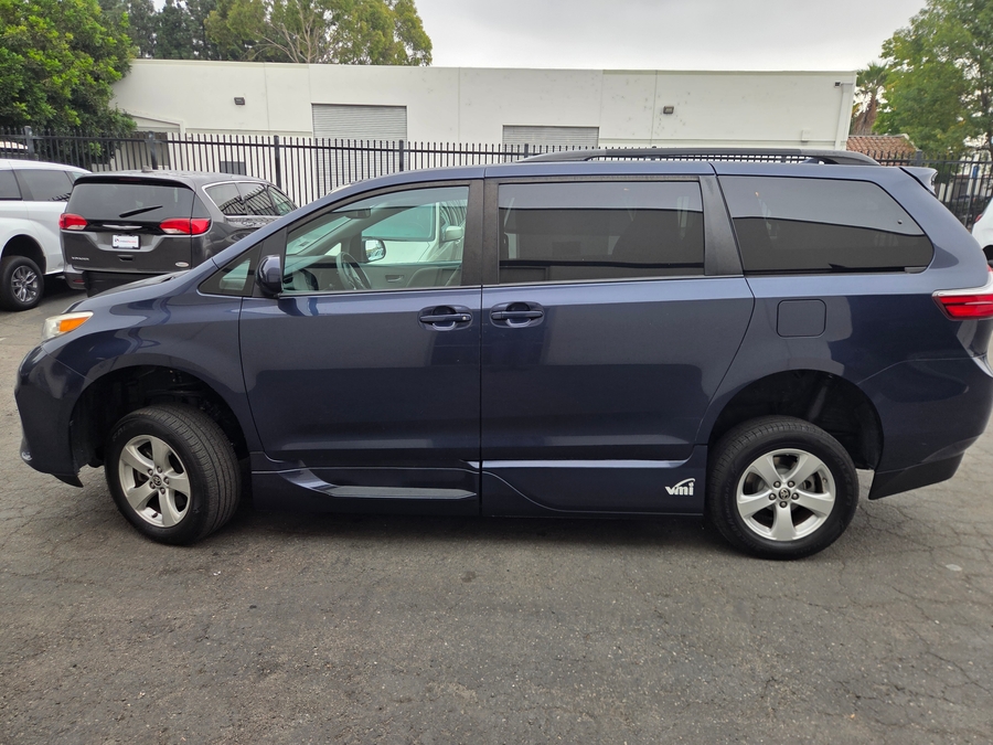 Used 2020 Toyota Sienna LE - VMI Side Entry In Floor Automatic Ramp