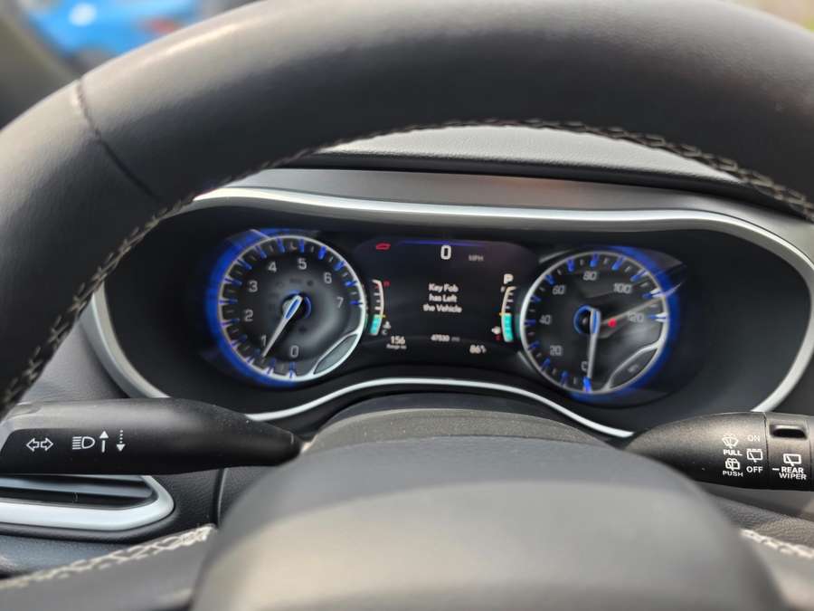 Grey Chrysler Pacifica image number 10