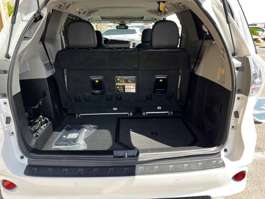 Used 2020 Toyota Sienna SE - BraunAbility Side Entry Entry Fold Out Automatic Ramp