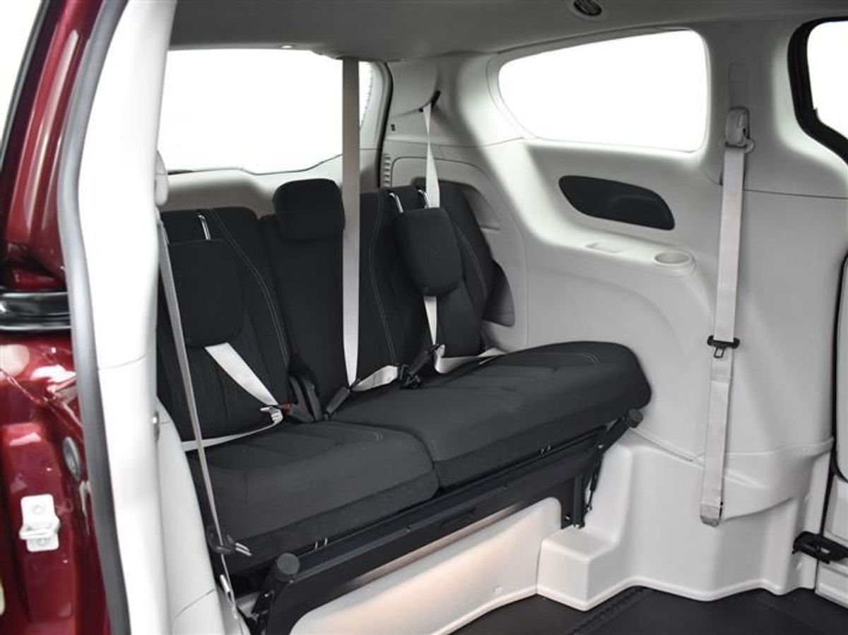 2023 CHRYSLER VOYAGER - Image 15