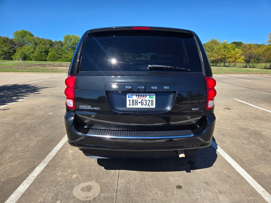 Used 2020 Dodge Grand Caravan SXT - BraunAbility Side Entry Fold Out Automatic Ramp