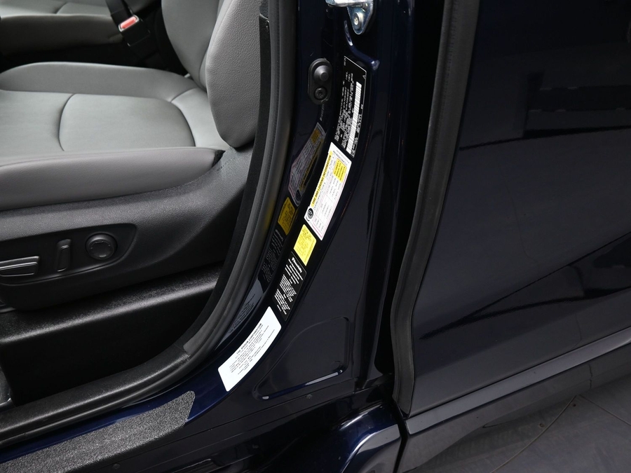 New 2025 Toyota Sienna Hybrid XLE Plus - BraunAbility Side Entry Entry Fold Out Automatic Ramp