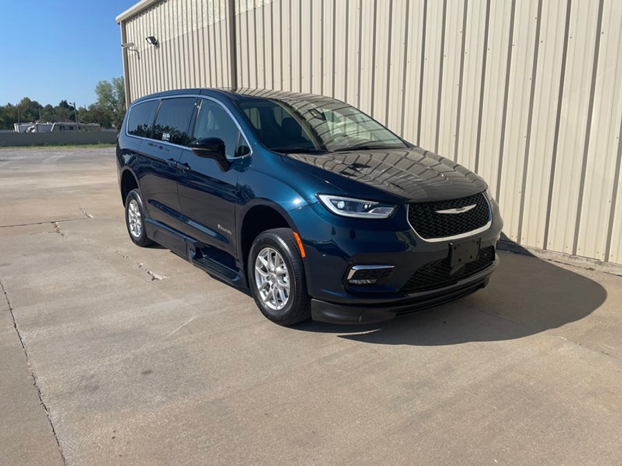 Used 2024 Chrysler Pacifica Touring L - BraunAbility Side Entry Fold Out Automatic Ramp