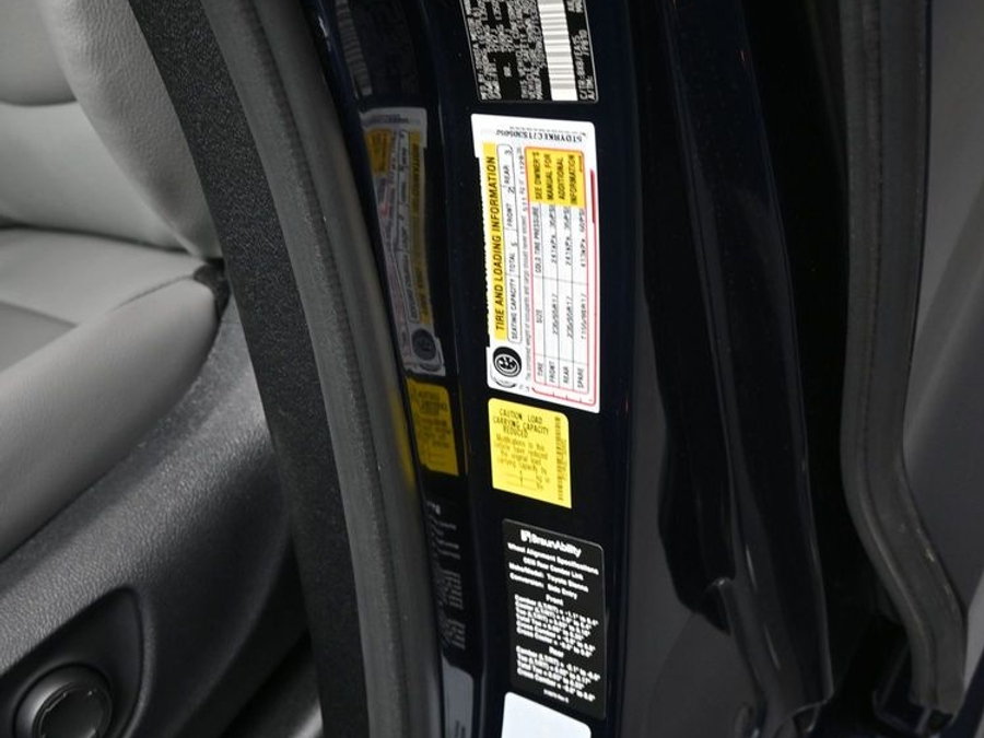 New 2026 Toyota Sienna Hybrid XLE Base - BraunAbility Side Entry Entry Fold Out Automatic Ramp