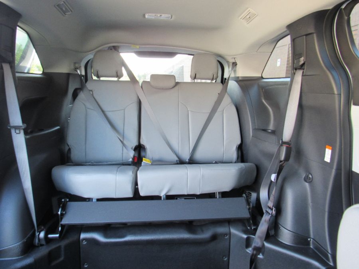 2025 TOYOTA SIENNA - Image 10