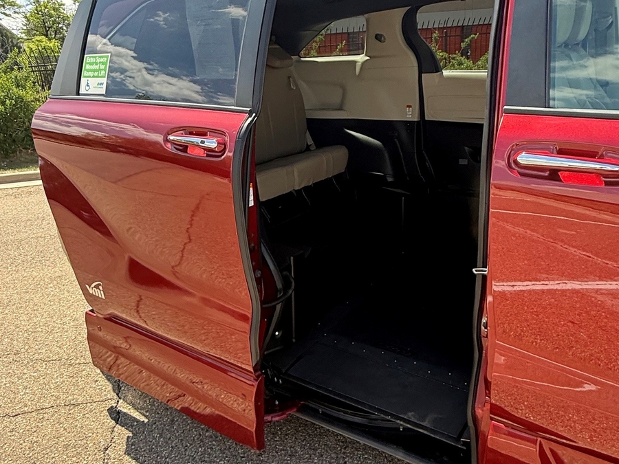 Red Toyota Sienna image number 9