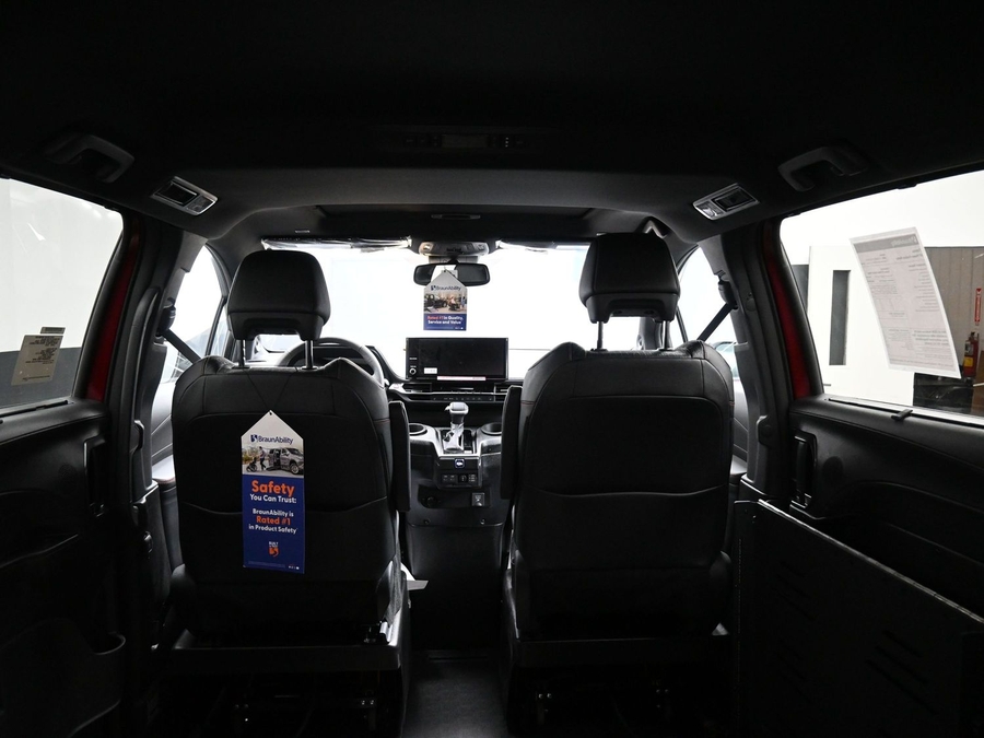 New 2025 Toyota Sienna Hybrid XSE Sport - BraunAbility Side Entry Entry Fold Out Automatic Ramp