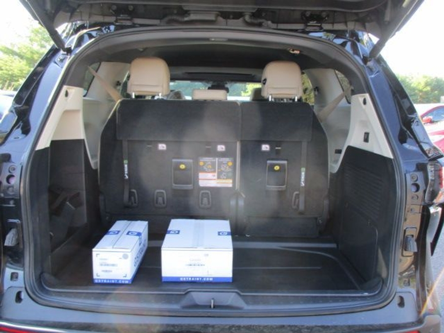 Black Toyota Sienna image number 14