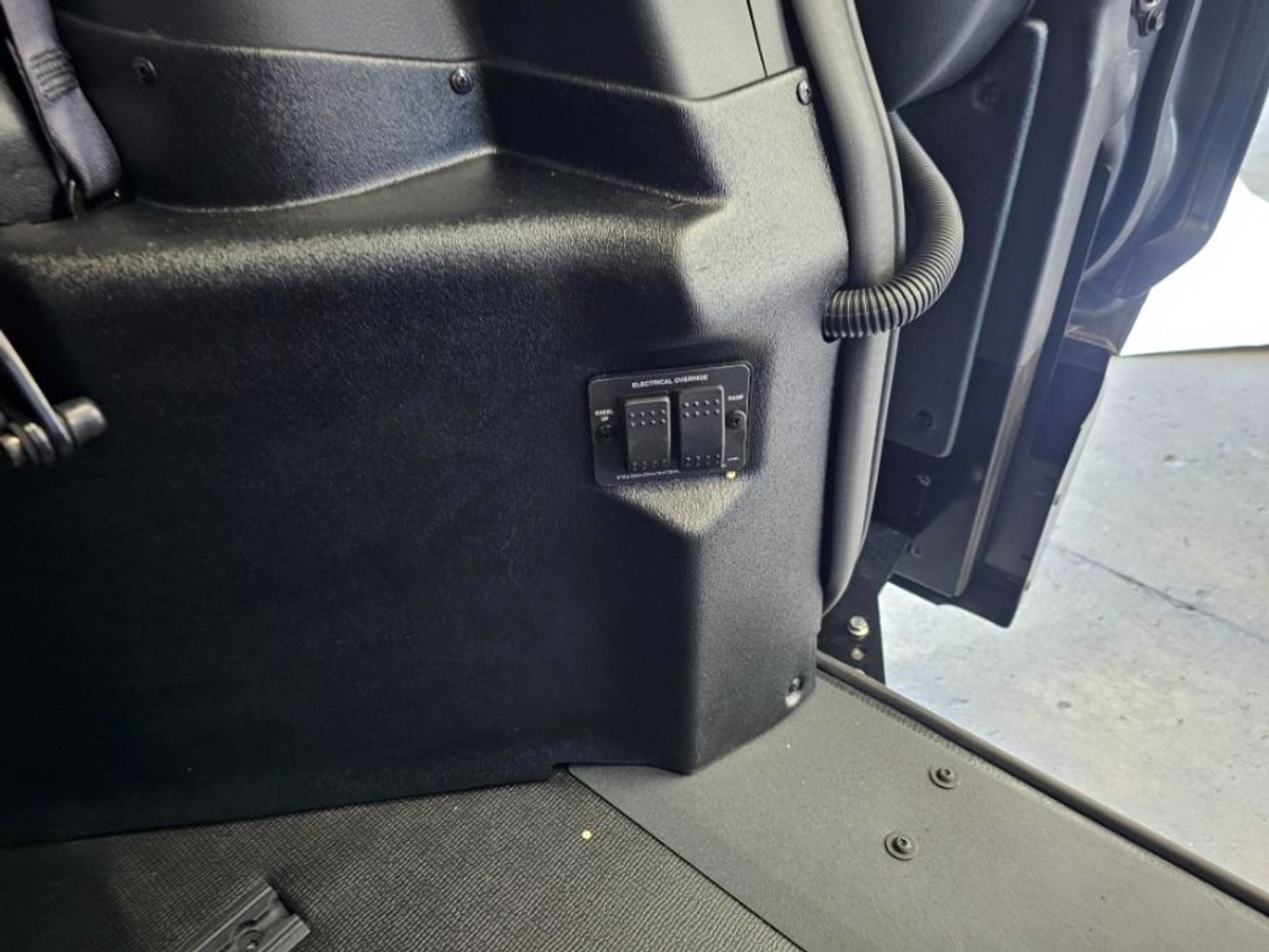 2025 TOYOTA SIENNA - Image 9