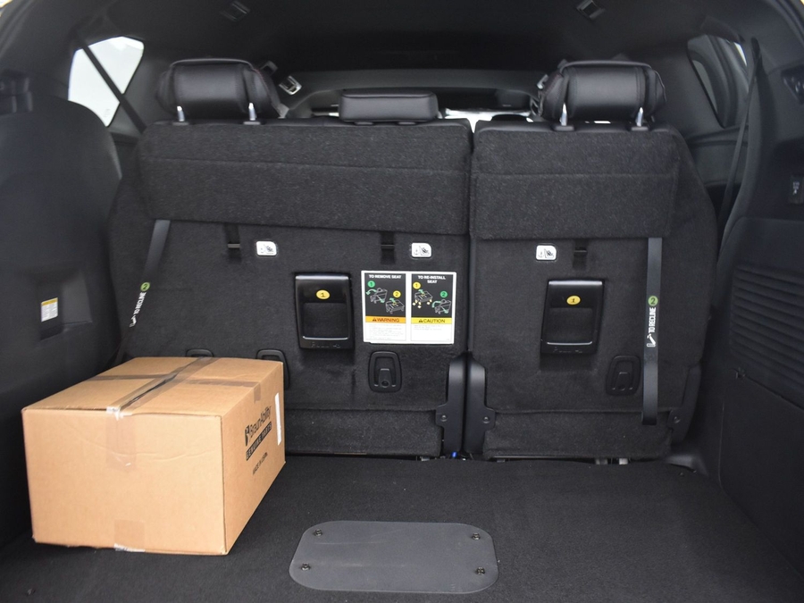 New 2025 Toyota Sienna Hybrid XSE Sport - BraunAbility Side Entry Entry Fold Out Automatic Ramp