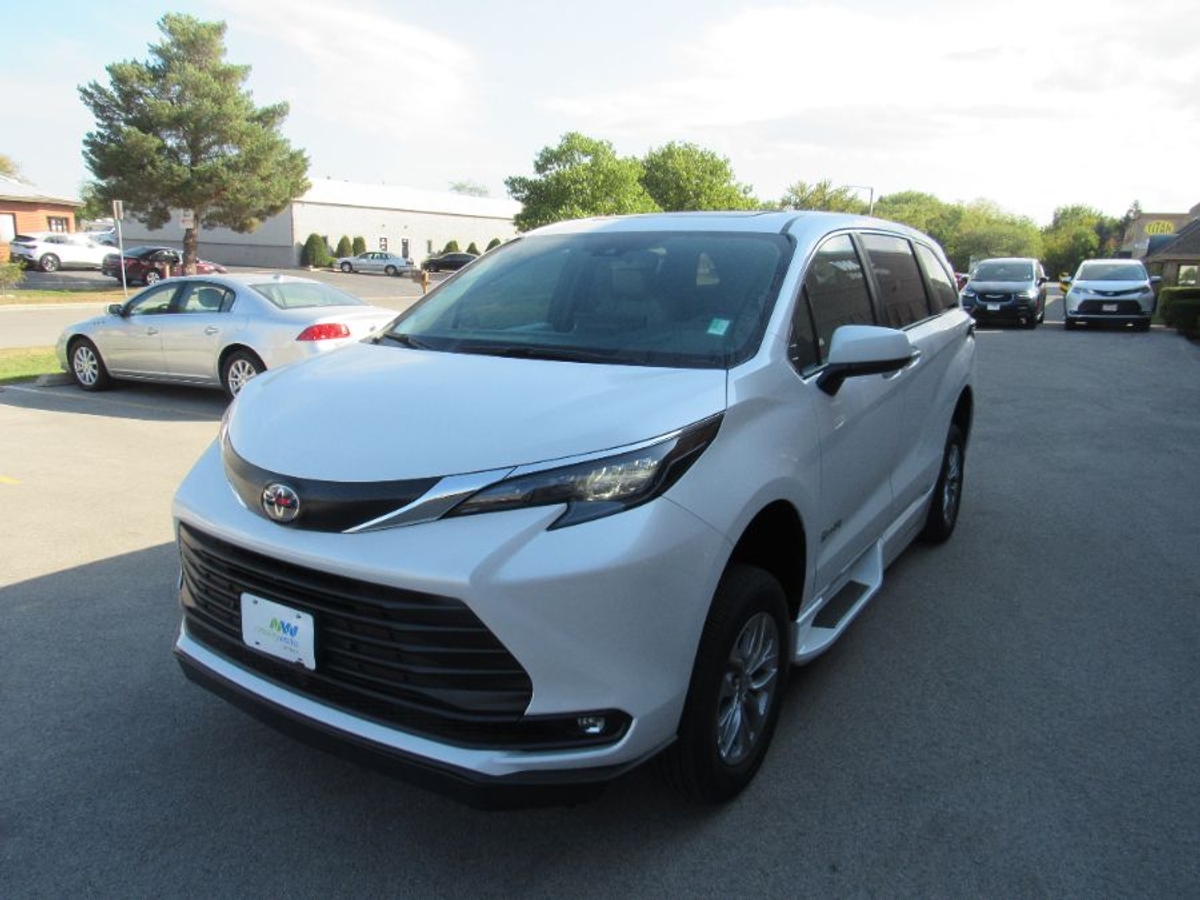 2025 TOYOTA SIENNA - Image 15