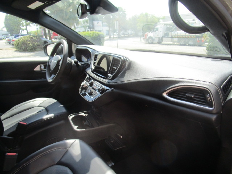 Used 2023 Chrysler Pacifica Touring L - VMI Side Entry Entry In Floor Automatic Ramp