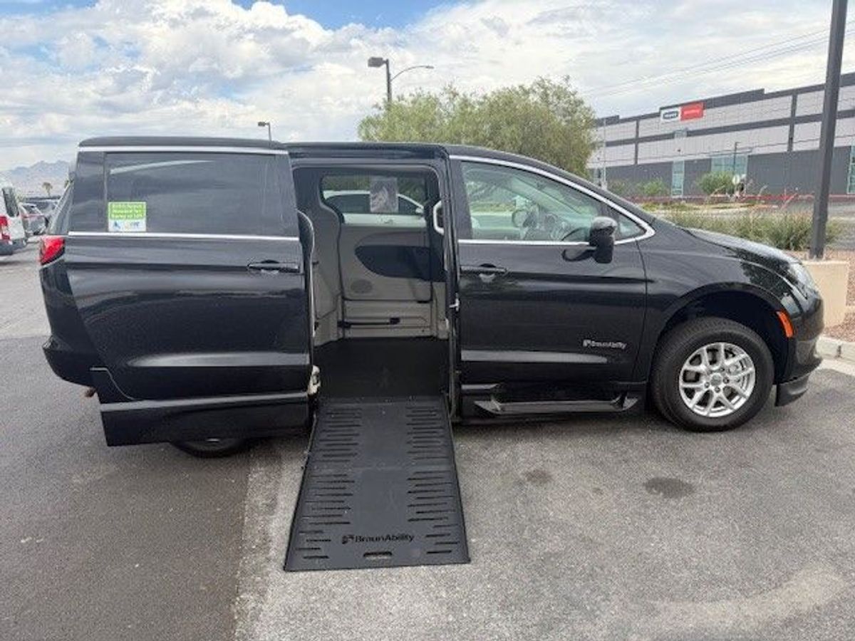 2023 CHRYSLER VOYAGER - Image 9