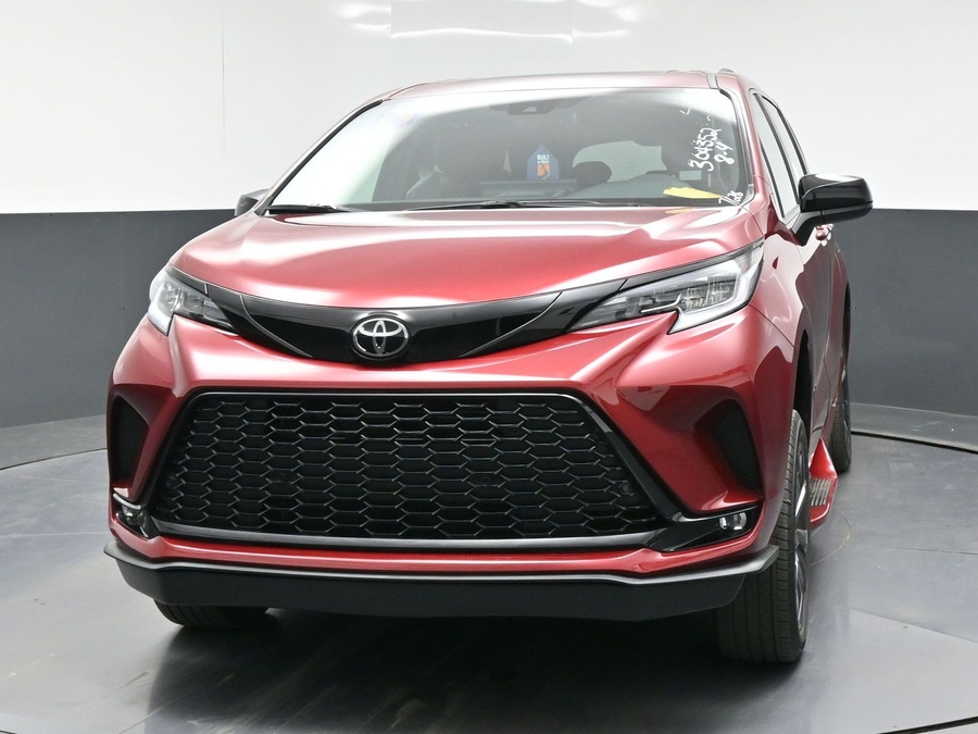 New 2026 Toyota Sienna Hybrid XSE Sport - BraunAbility Side Entry In Floor Automatic Ramp