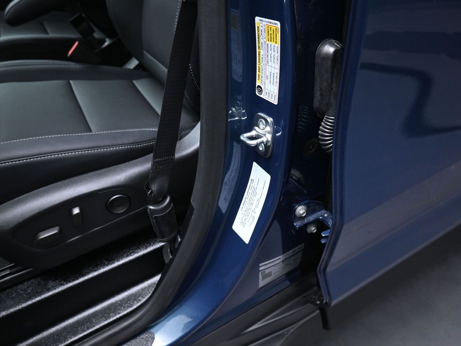 New 2026 Chevrolet Traverse 1LT Midnight - BraunAbility Side Entry Entry In Floor Automatic Ramp