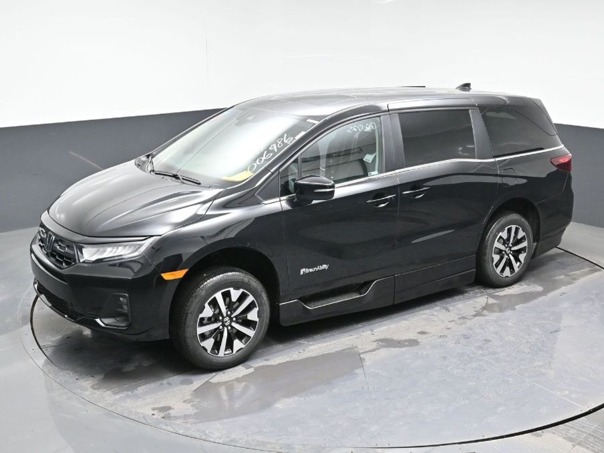 Black Honda Odyssey image number 22