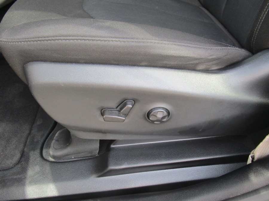 Used 2022 Chrysler Voyager LX - BraunAbility Side Entry Fold Out Automatic Ramp