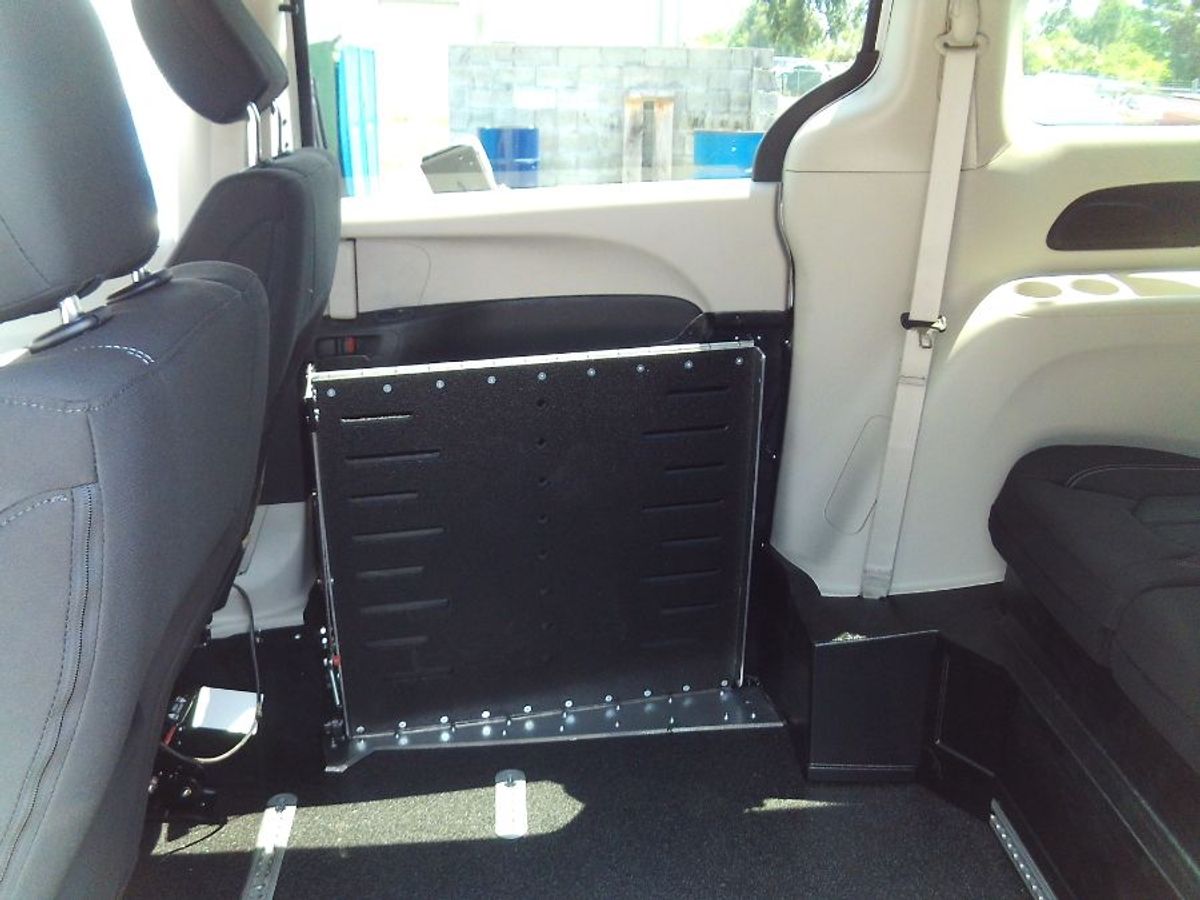 2024 CHRYSLER VOYAGER - Image 18