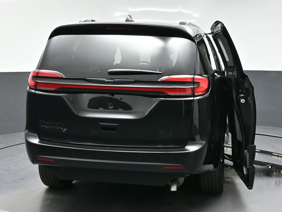 New 2026 Chrysler Pacifica Select Sport - BraunAbility Side Entry Fold Out Automatic Ramp