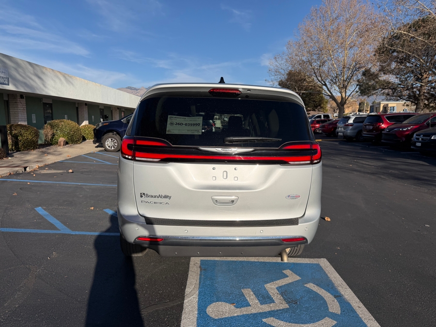 Used 2024 Chrysler Pacifica Touring L - BraunAbility Side Entry Entry Fold Out Automatic Ramp