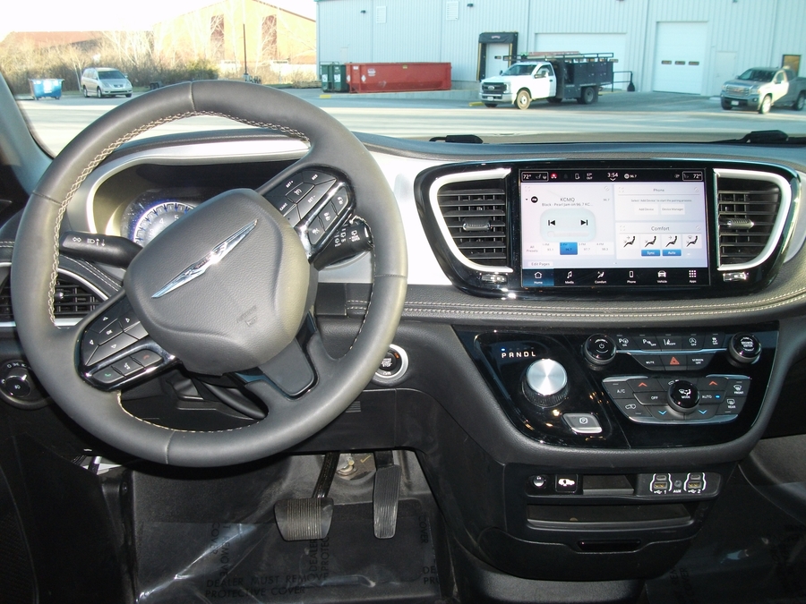 Used 2023 Chrysler Pacifica Touring L Sport - BraunAbility Side Entry Entry In Floor Automatic Ramp