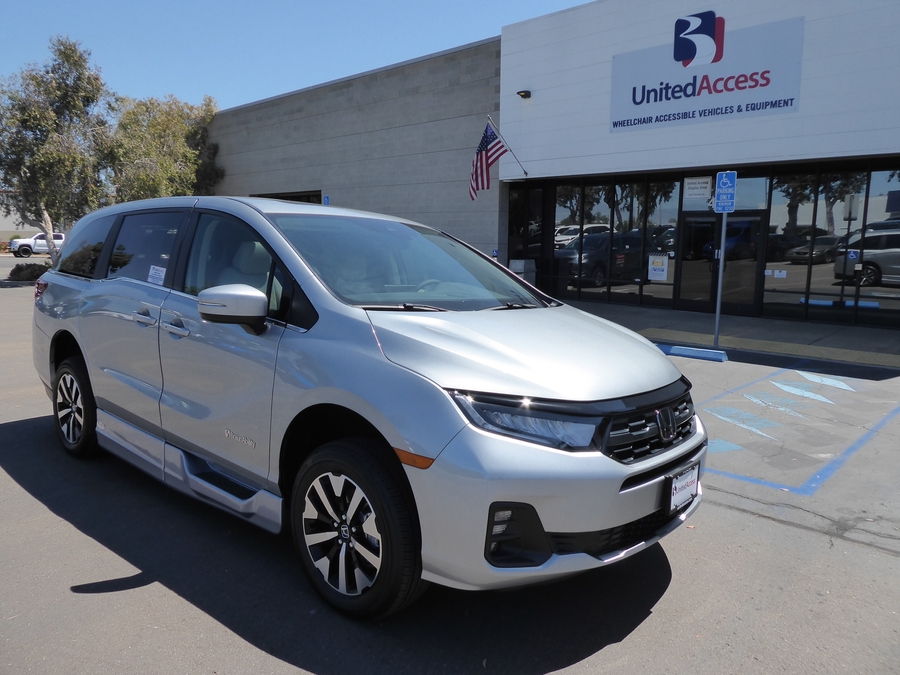 New 2026 Honda Odyssey EX-L - BraunAbility Side Entry In Floor Automatic Ramp
