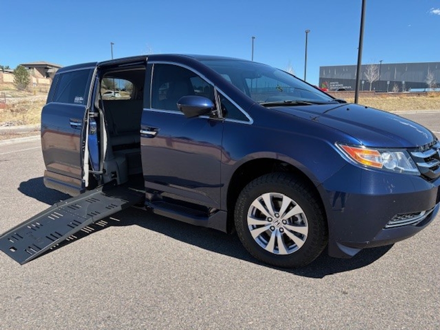 Used 2016 Honda Odyssey EX-L - BraunAbility Side Entry Entry Fold Out Automatic Ramp