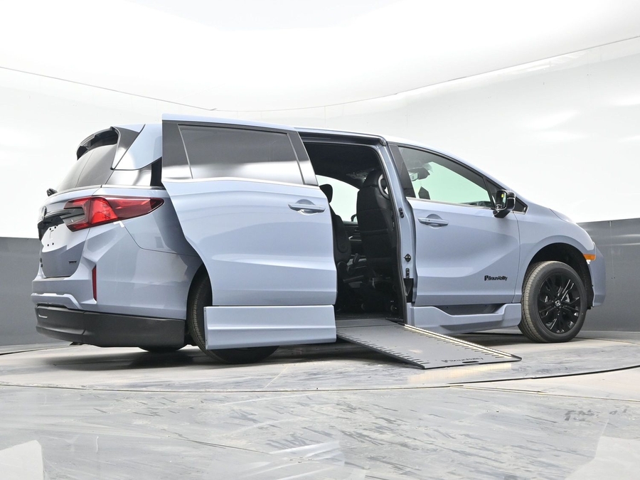 New 2026 Honda Odyssey Sport - BraunAbility Side Entry Entry In Floor Automatic Ramp