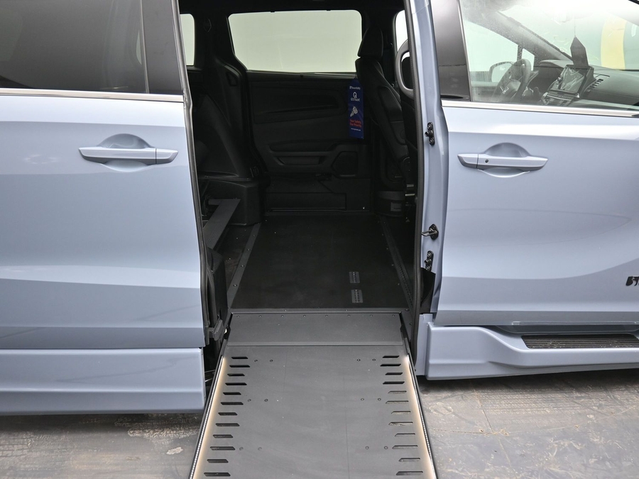 New 2026 Honda Odyssey Sport - BraunAbility Side Entry Entry In Floor Automatic Ramp